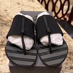 Vince Camuto Black Nappa Elastic Wide-Band Thong Sandals Size 8 New wBox
